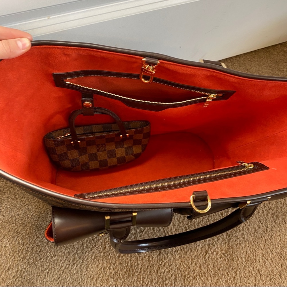 Louis Vuitton purse with wallet - Picture 5 of 8